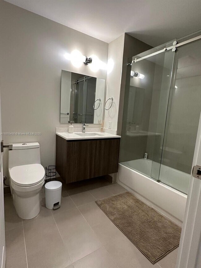 Building Photo - 2 bedroom in Hollywood FL 33020