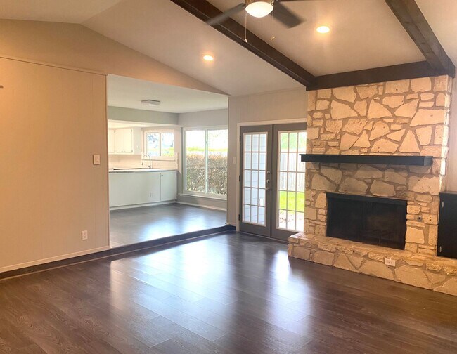 Building Photo - Northwest Austin Beauty Feeds to RRISD!