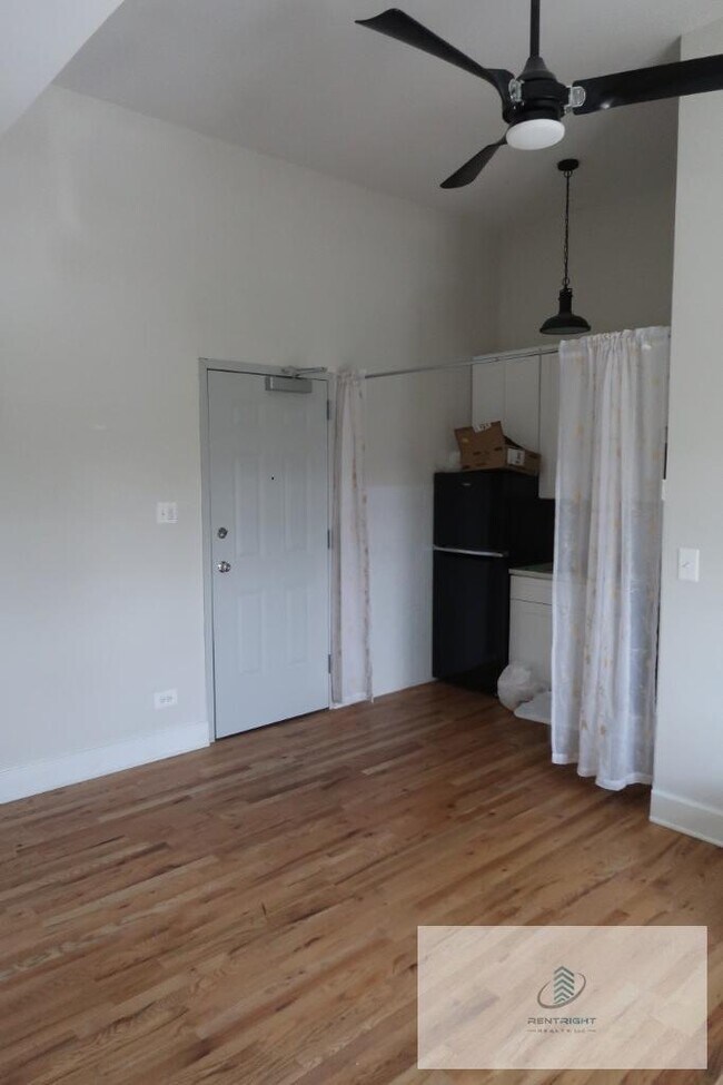 Foto del edificio - 4526 N Sheridan Rd