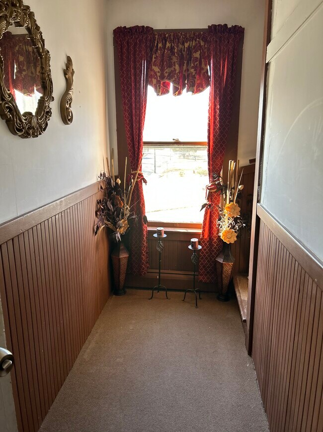 528 Jackson St Unit Third floor, Willimantic, CT 06226 Apartments in