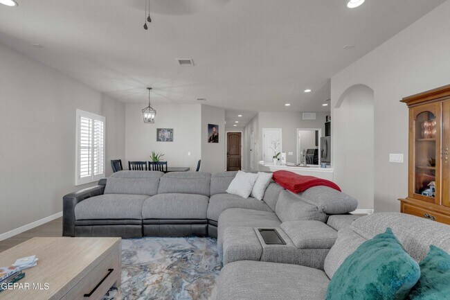 Foto del edificio - East El Paso 3 bed Refrig A/C