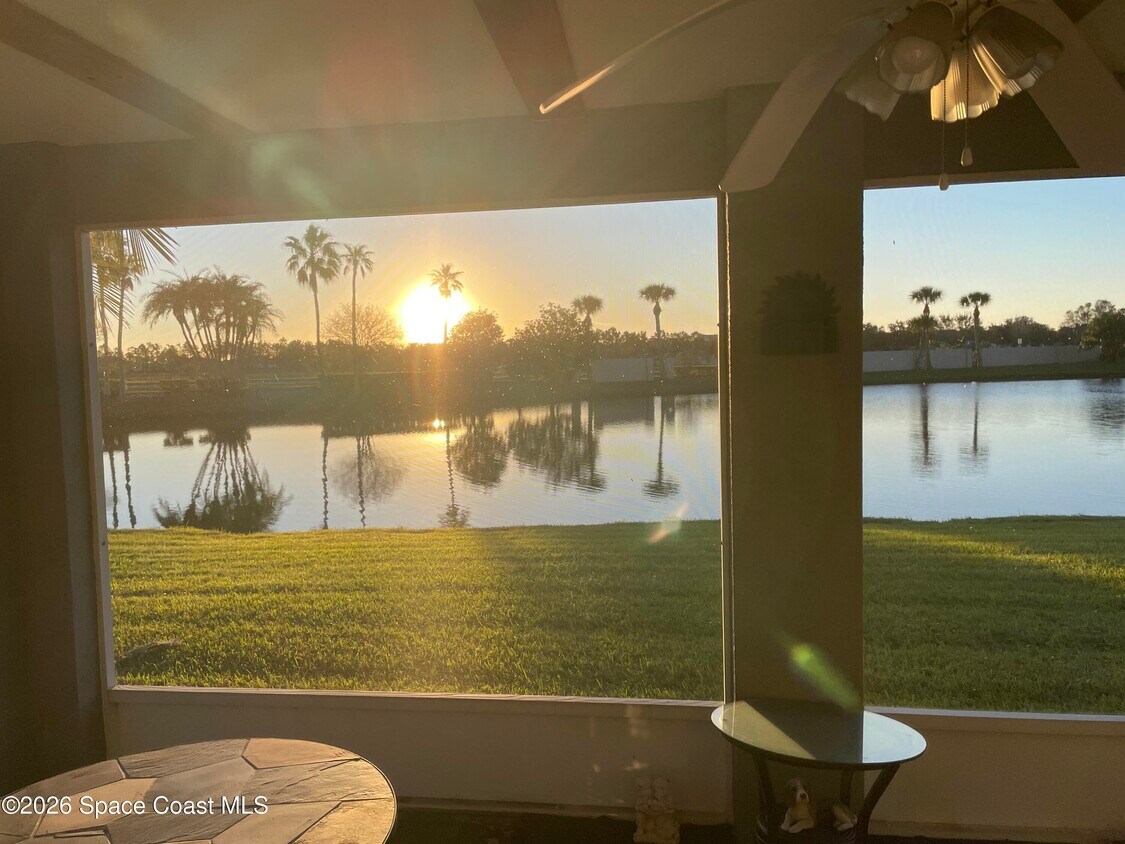 Building Photo - 1895 Bayhill Dr