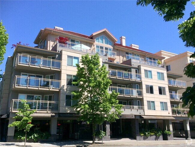 Building Photo - 11011 NE 12th St