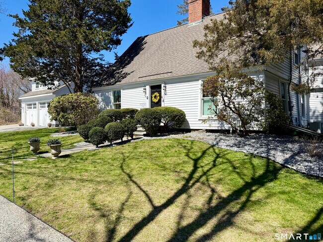 Foto del edificio - 509 Boston Post Rd