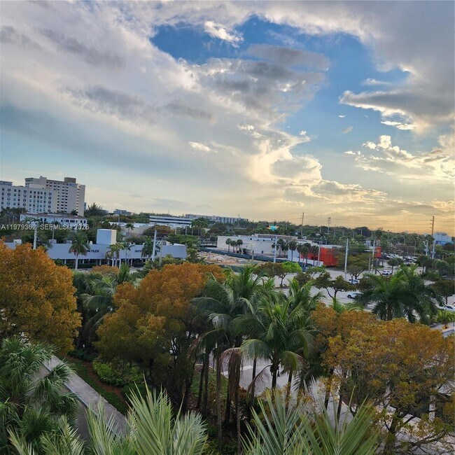 Foto del edificio - 2775 NE 187th St