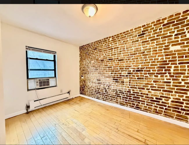 Building Photo - E.3rd E3rd St