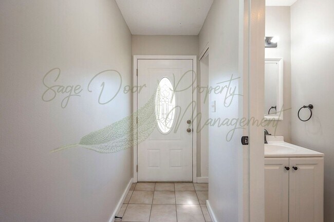 Foto del edificio - CHARMING TOWNHOME IN LEES SUMMIT!!