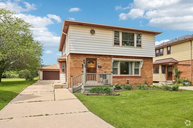 Image showcasing Duplex for Rent in Bay View, WI | Apartments.com