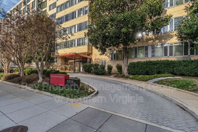 Building Photo - 1711 MASSACHUSETTS AVE NW