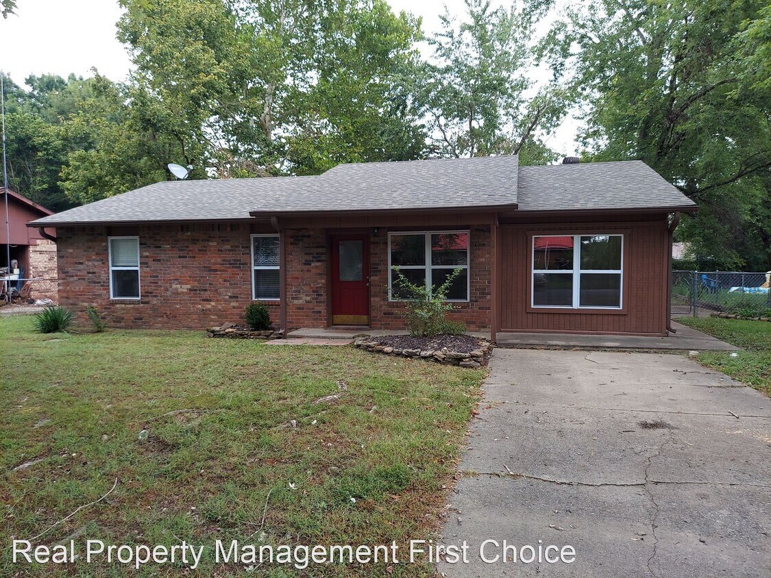 Foto principal - 3 br, 1.5 bath House - 1028 Chitwood Street