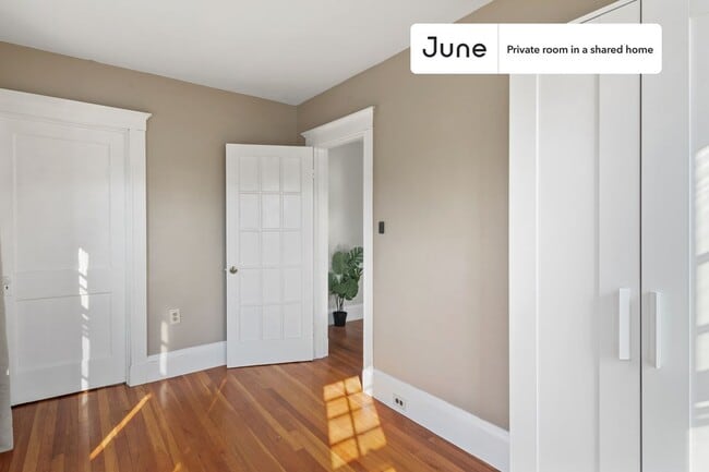 Foto del edificio - Room in Shared 5 bed/2 bath home