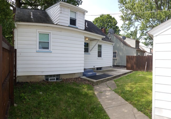 Building Photo - 98 Wilda Ave