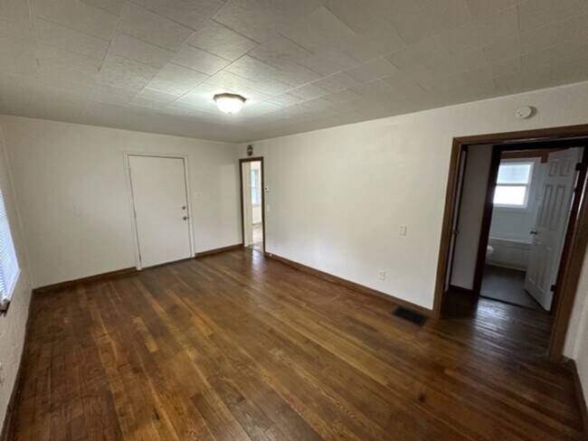 Foto del edificio - 848 Chestershire Rd