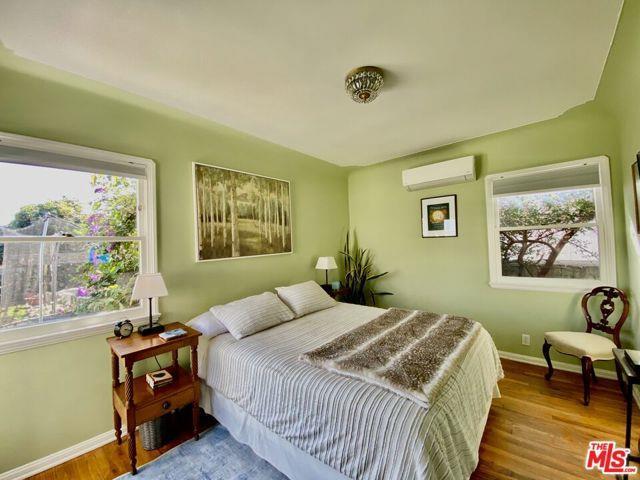 Foto del edificio - 6426 W 83rd St