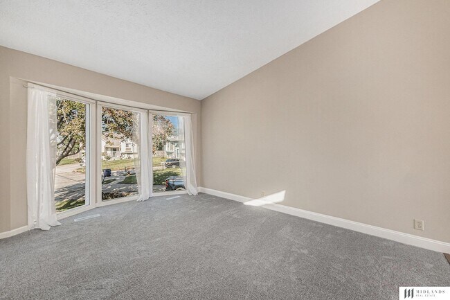 Foto del edificio - 3105 Mirror Cir