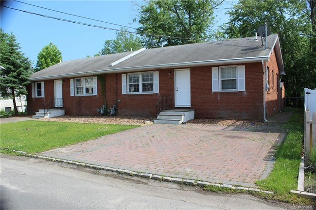 Building Photo - 438 E Lakewood Ave
