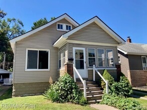 Building Photo - 229 Edgewood Pl