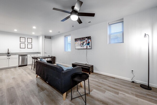 Foto del edificio - 62 S Main St