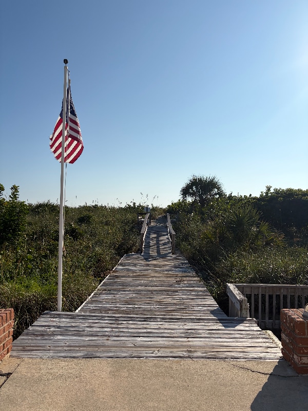 Building Photo - 5000 Ocean Beach Blvd