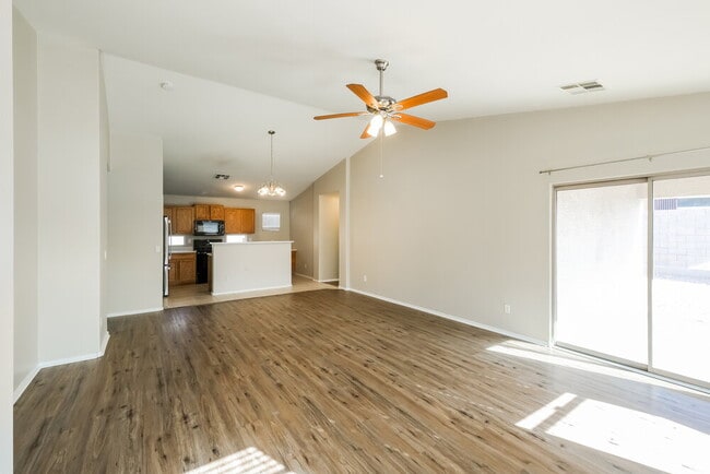 Building Photo - 11457 W Rio Vista Ln