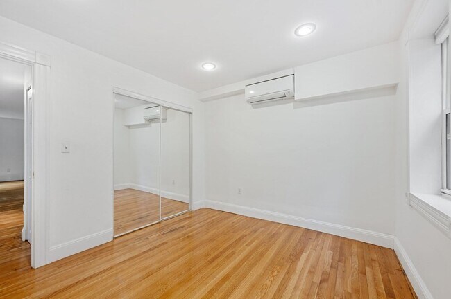Building Photo - 85 E Brookline St