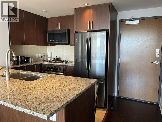 Building Photo - 2978 Glen Dr