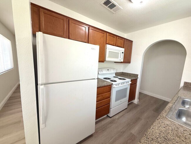 Foto del edificio - 1856 N Decatur Blvd
