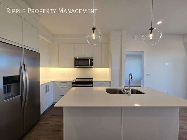 Building Photo - AMAZING 2 BEDS, 2 BATHS APARTMENT/CONDO | PRIVATE BALCONY