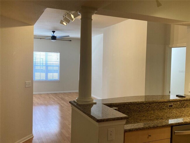 Foto del edificio - 200 4th Ave S