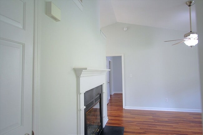 Building Photo - Cozy 3 Bedroom 2 Bath Bungalow in E. Durham!
