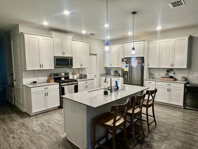 Building Photo - 15233 Night Heron Dr