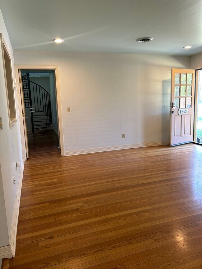 Foto del edificio - 1 bedroom loft home