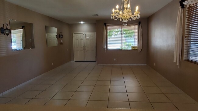 Building Photo - 1370 Airglow Ct