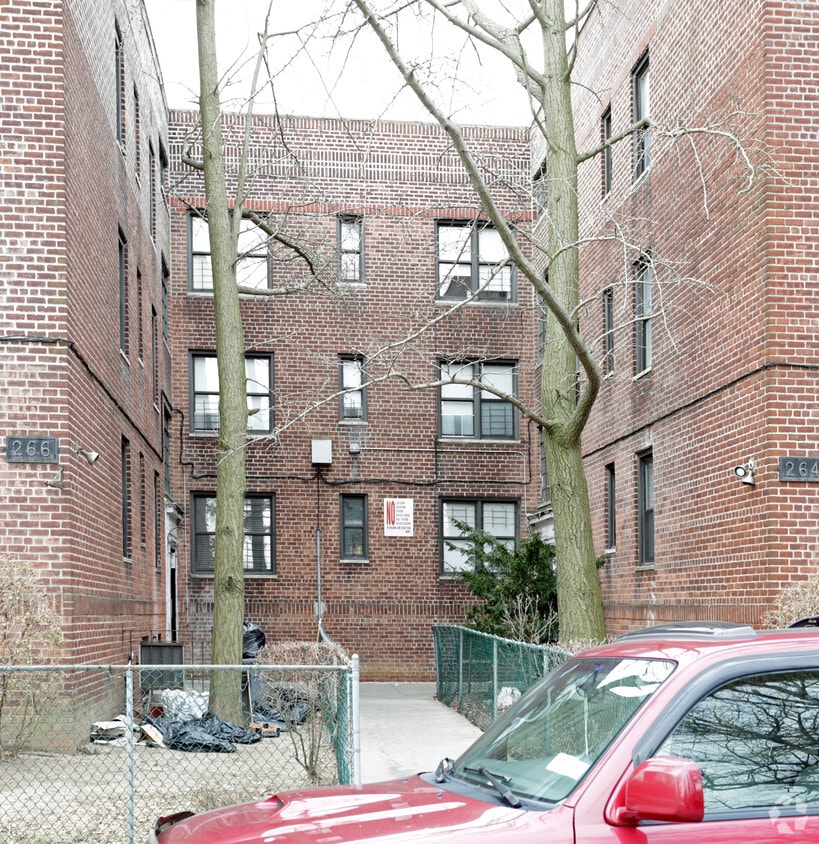 Building Photo - 264-266 E 211th
