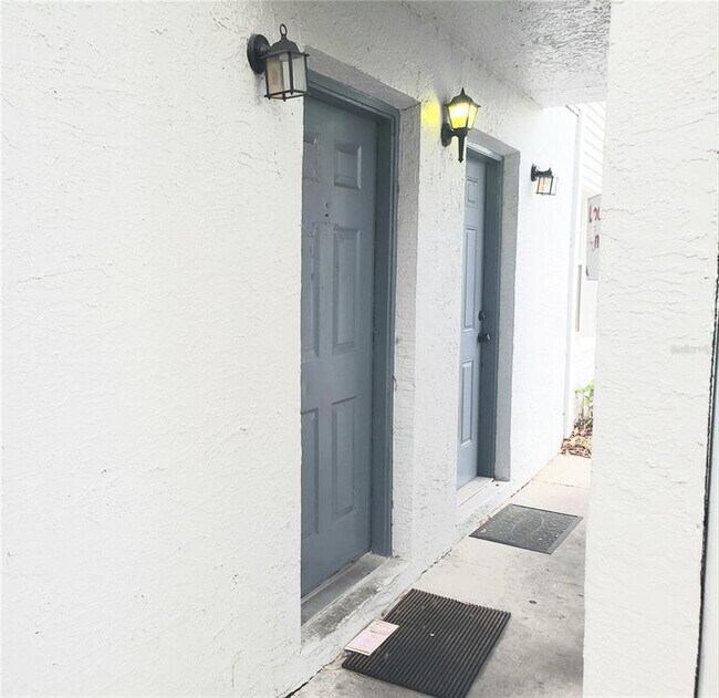 Foto del edificio - 7100 Waterside Dr