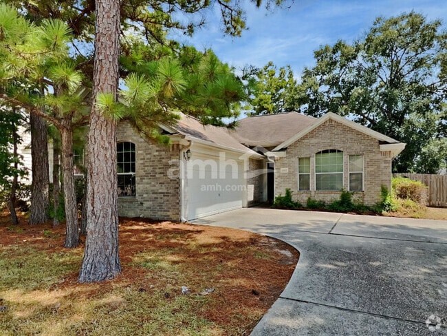 Building Photo - 1800 Northampton Dr