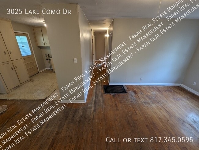Building Photo - 3025 Lake Como Dr