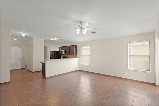 Building Photo - 1907 Wooded Acres Dr