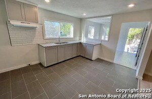Building Photo - 131 Los Arboles