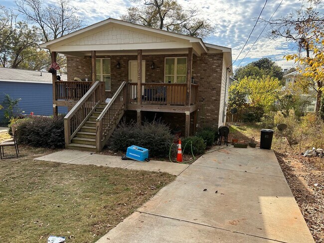 Foto del edificio - North Athens 5  BR Home - N Oconee Greenway Gem