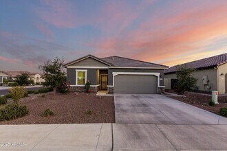 Building Photo - 19531 W Palo Verde Dr
