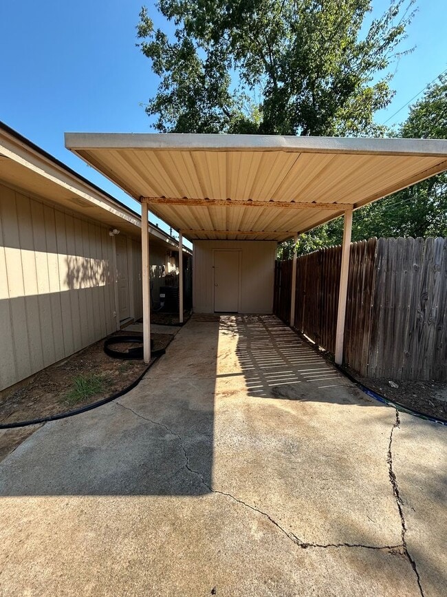 Building Photo - 7748-7750 Sable Ln