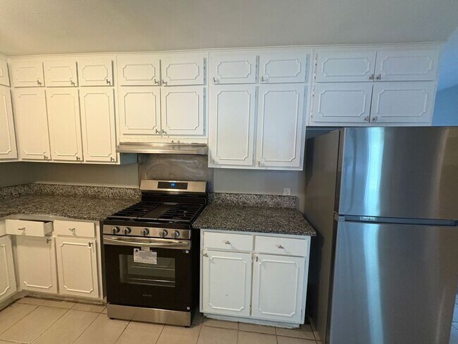 Foto del edificio - 4502 Vinson Ave