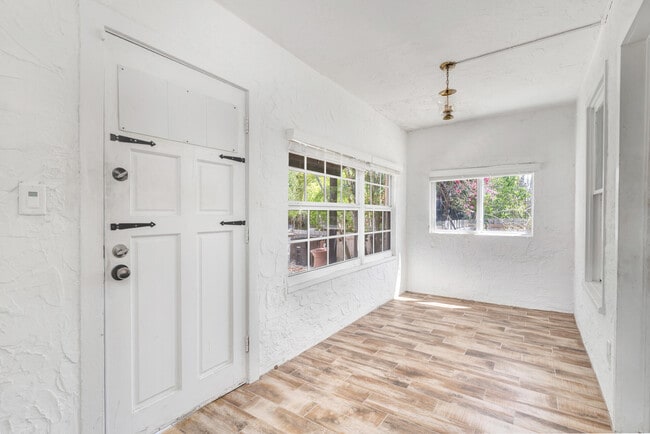 Building Photo - 364 Puritan Rd