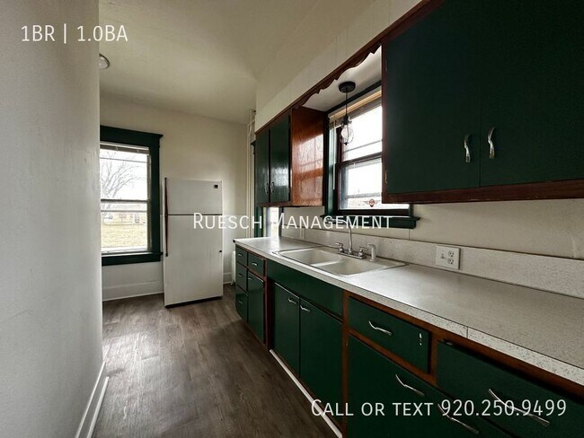 Building Photo - Charming Renovated 1 Bedroom 1 Bath Lower ...