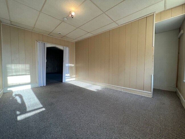 Building Photo - 1619 Chestnut St