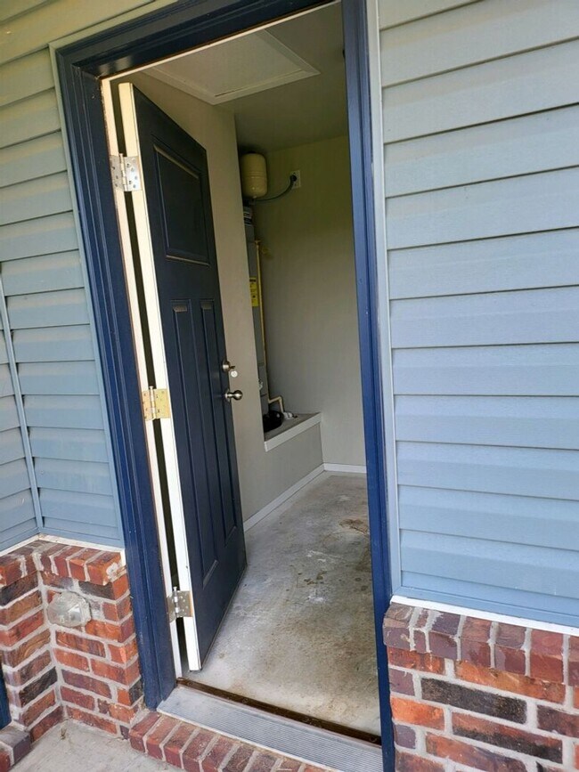 Building Photo - 207/209 Cherry Street Duplex