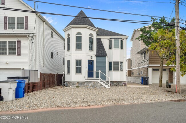 Building Photo - 28 Harborside Dr E