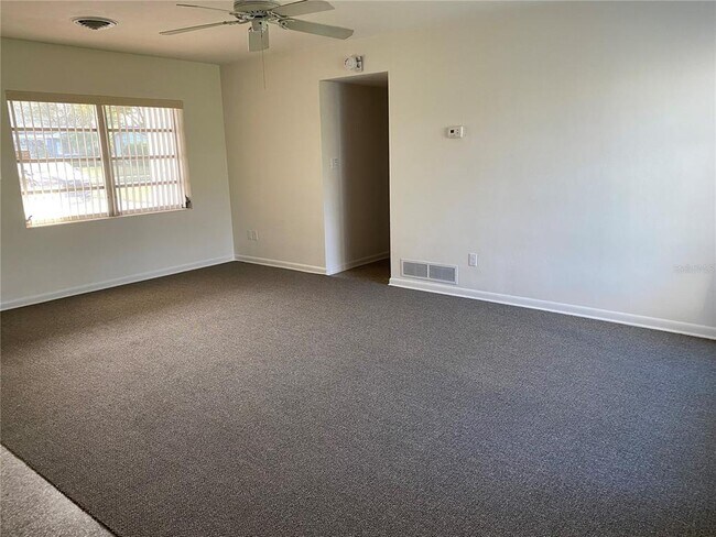 Building Photo - 2019 Beatrice Dr