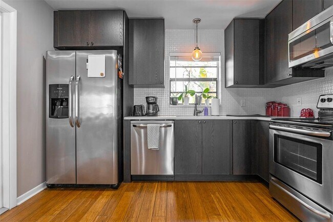 Foto del edificio - 3811 W Platt St